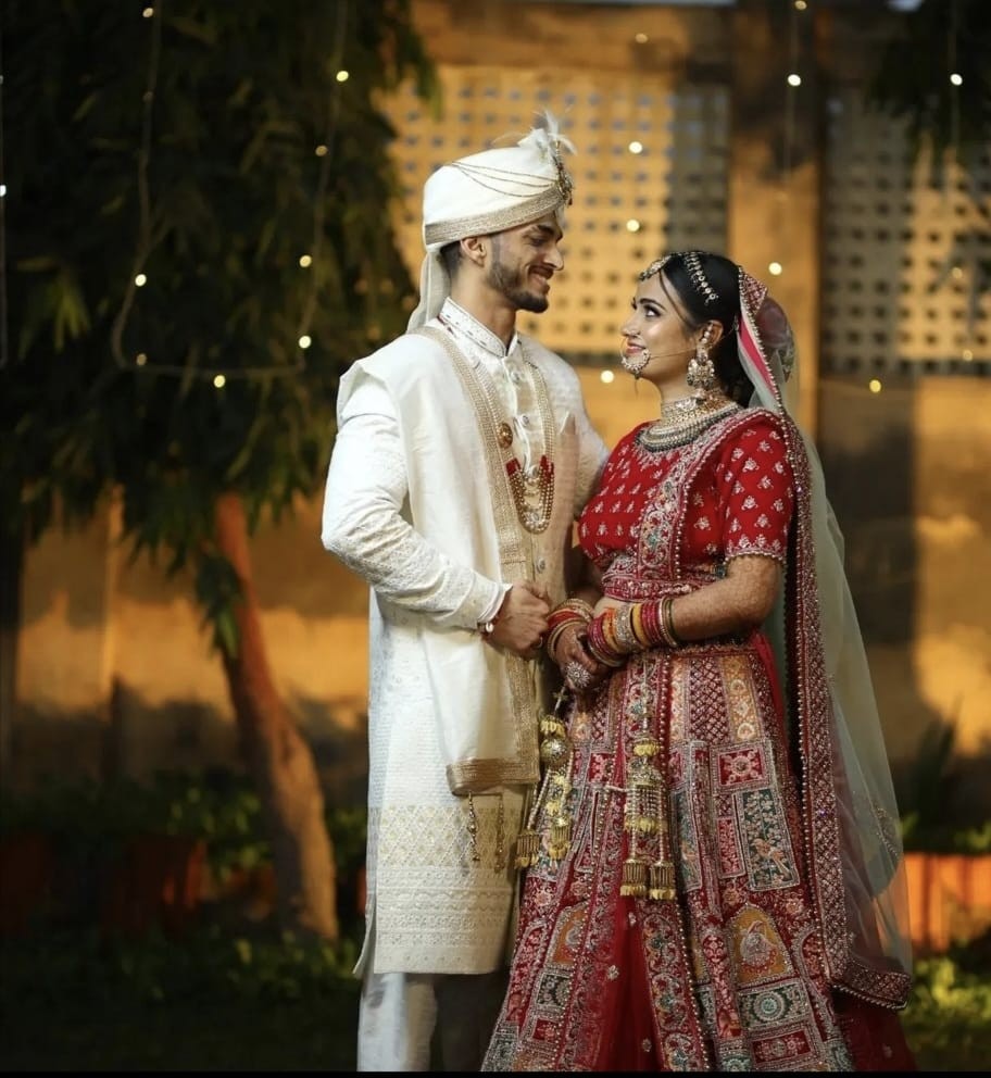 My name is Vijay &  meri shadi 16 march ko Bhawanatri  ji ke sath hui hai or ham dono ki Shadi perfect jeevansathii company ne karwai hai main jeevansathii company Thankyou