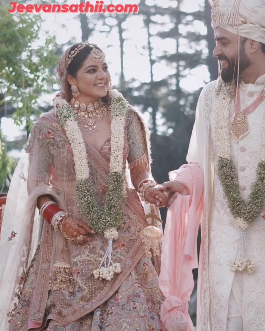 "S Smile is soo Infectious' we're Lovinf=g Every Frame Of This Album