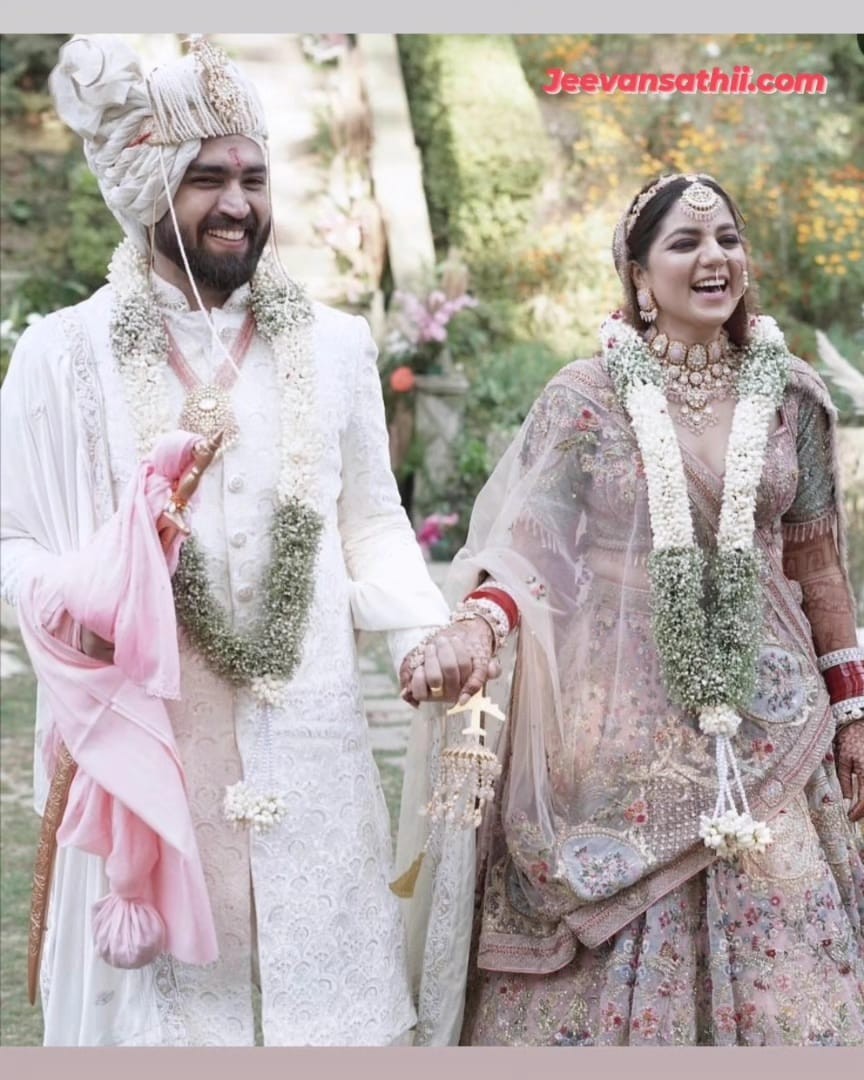 "S Smile is soo Infectious' we're Lovinf=g Every Frame Of This Album